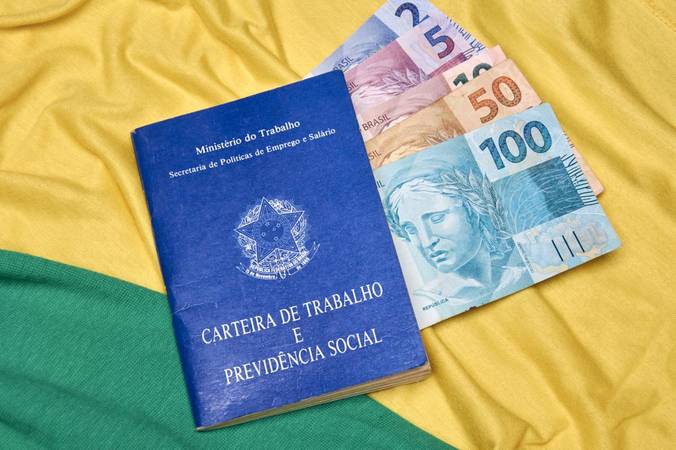 Orçamento de 2023 aumenta o salário mínimo para R$ 1.320